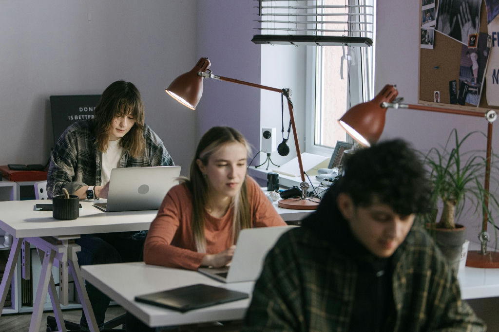 Google lidera ranking das empresas dos sonhos para jovens brasileiros em 2026
