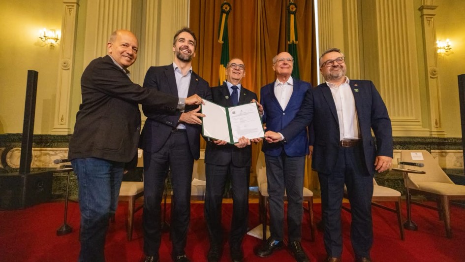 Governo do Estado entrega Licença Prévia para o Projeto Natureza, da CMPC, em Barra do Ribeiro