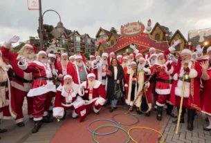 Gramado reúne dezenas de Papais Noéis em encontro nacional e emociona visitantes