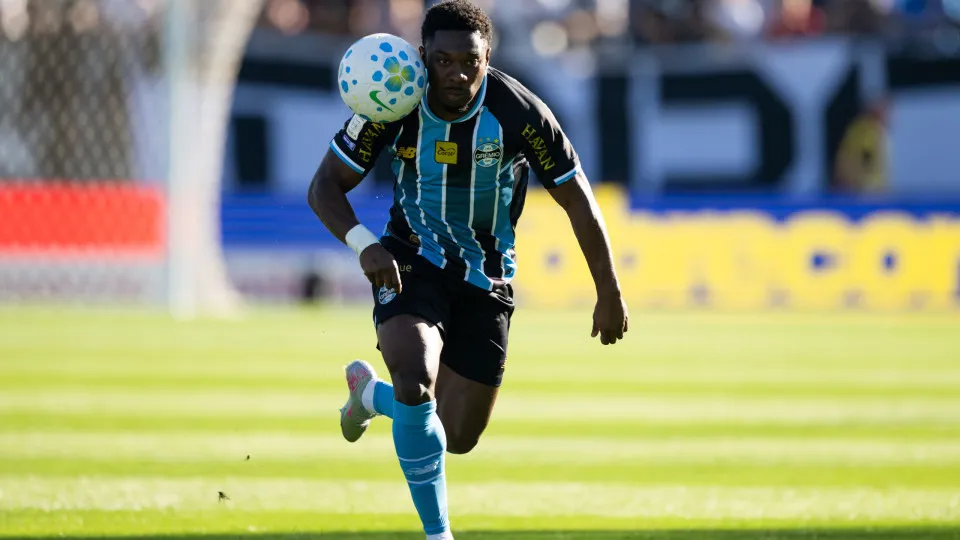 Grêmio recebe Athletico-PR em busca de reação no Brasileirão
