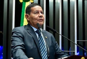 Hamilton Mourão é o único senador a votar contra o fim da escala 6x1 e conhece trajetória dele