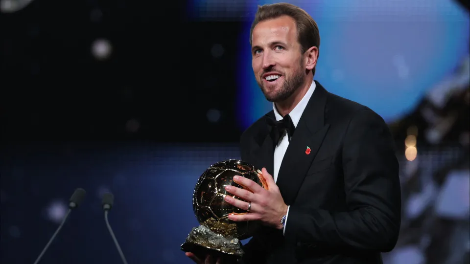 Harry Kane vence a Bola de Ouro pela primeira vez após temporada brilhante
