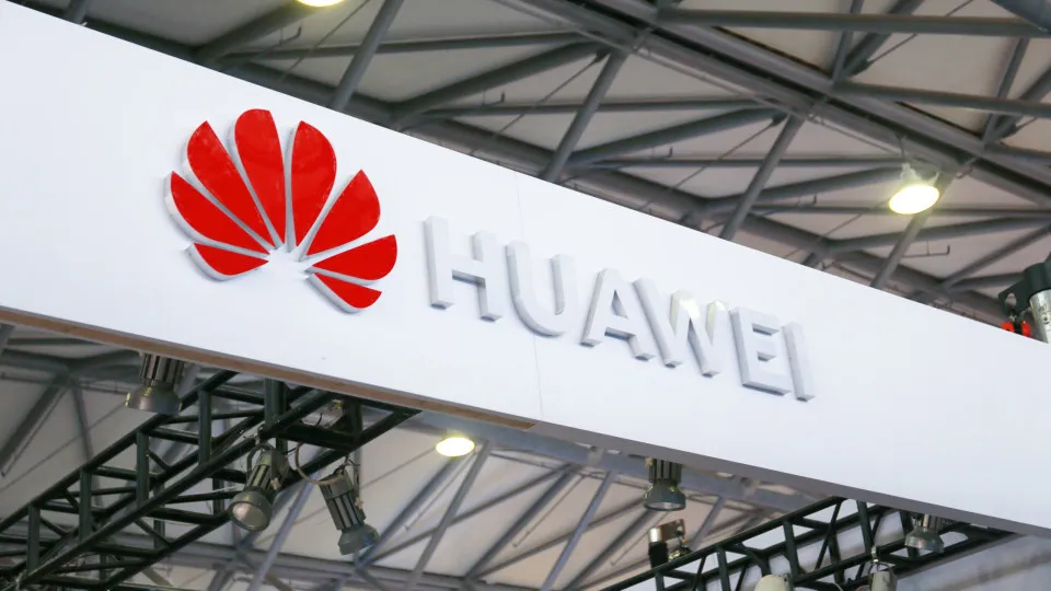 Huawei e Qualcomm selam acordo bilionário de patentes em 5G e inteligência artificial