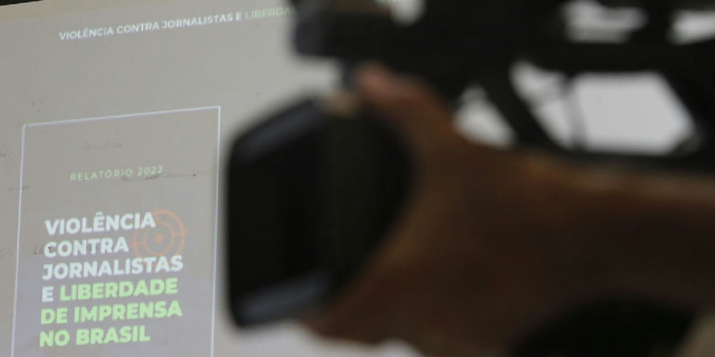 Imprensa independente publica editorial em defesa da democracia no Brasil