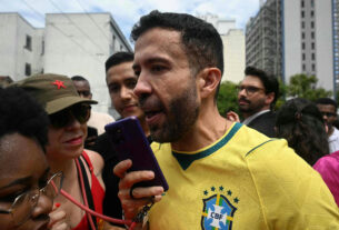 Internado em UTI após debate presidencial, André Janones tem quadro estável