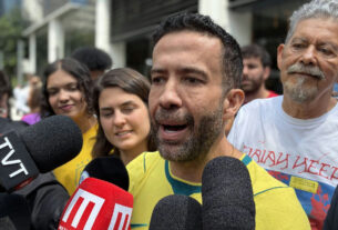 Janones convoca maratona digital de 24 horas após debate na Globo