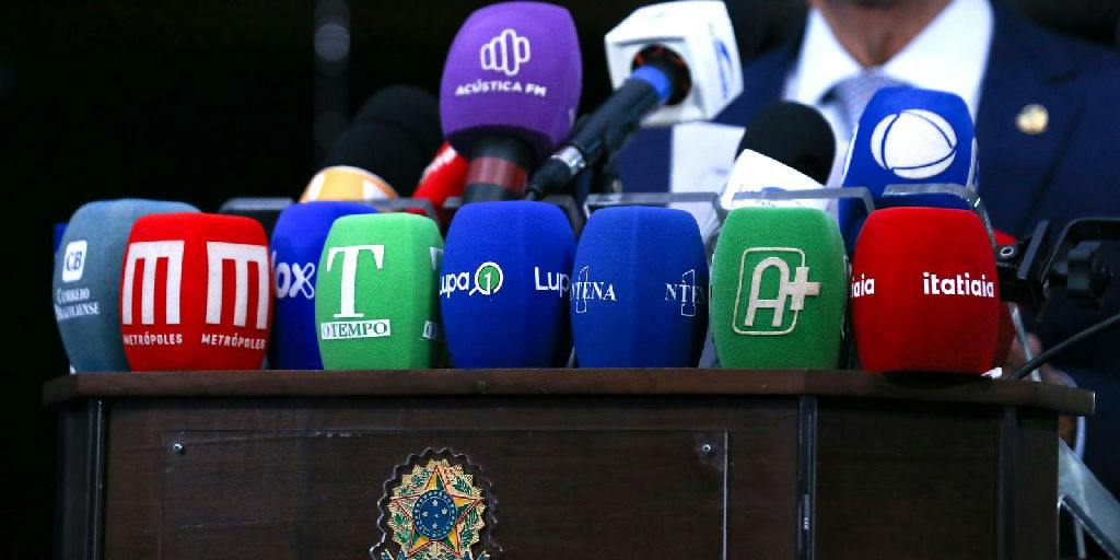 Jornalistas enfrentam mais de 14 mil ataques digitais durante o primeiro turno das eleições