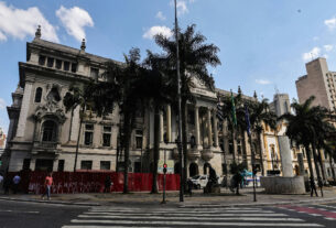 Juristas e ex-ministros do STF lançam manifesto em defesa da democracia