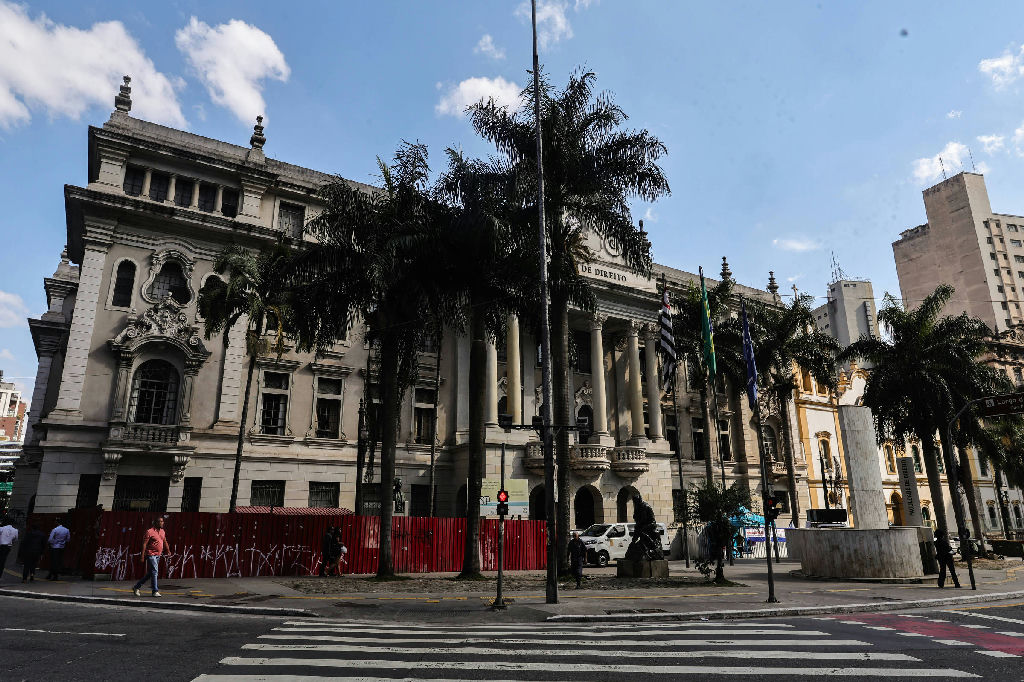 Juristas e ex-ministros do STF lançam manifesto em defesa da democracia