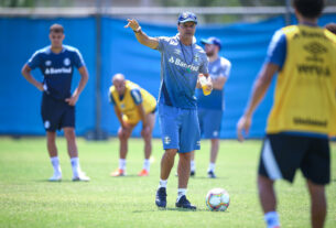 Justiça revoga prisão preventiva de Alexandre Mendes, auxiliar técnico do Grêmio
