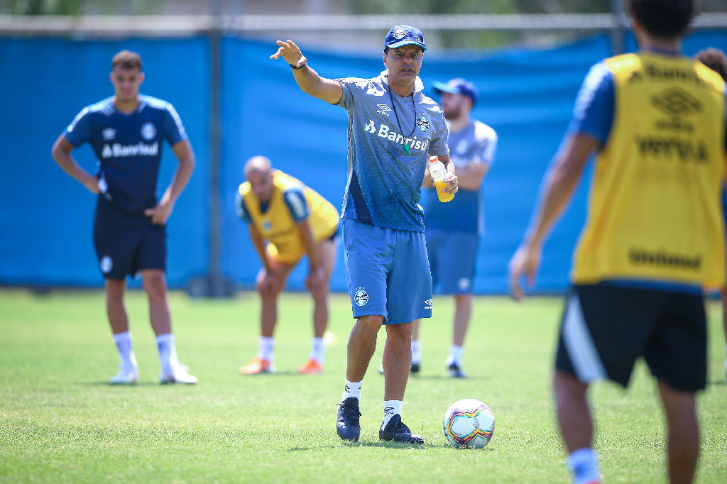 Justiça revoga prisão preventiva de Alexandre Mendes, auxiliar técnico do Grêmio