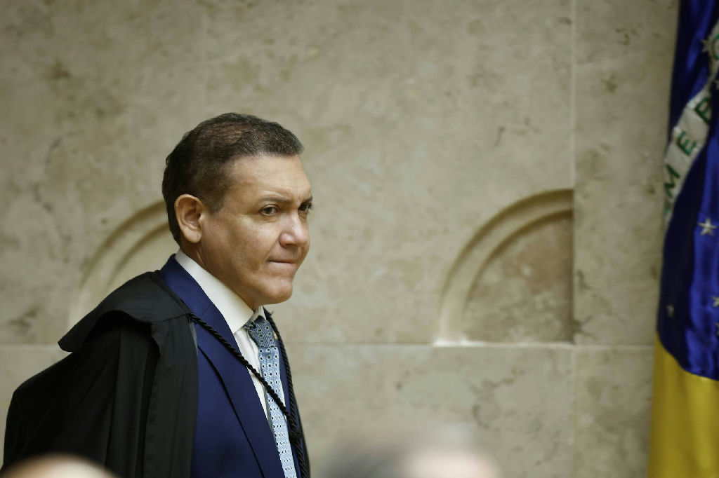 Kassio e Mendonça propõem proibir canais de Whatsapp políticos perto do segundo turno