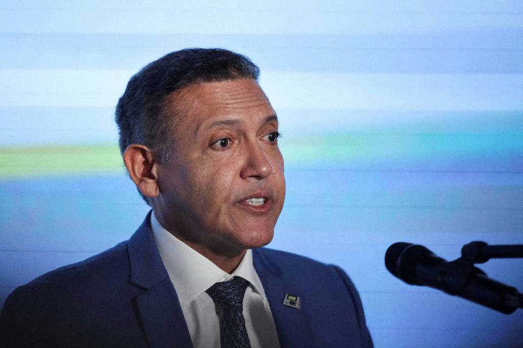 Kassio Nunes Marques impõe restrições a canal de Janones e cita responsabilidade de Lula