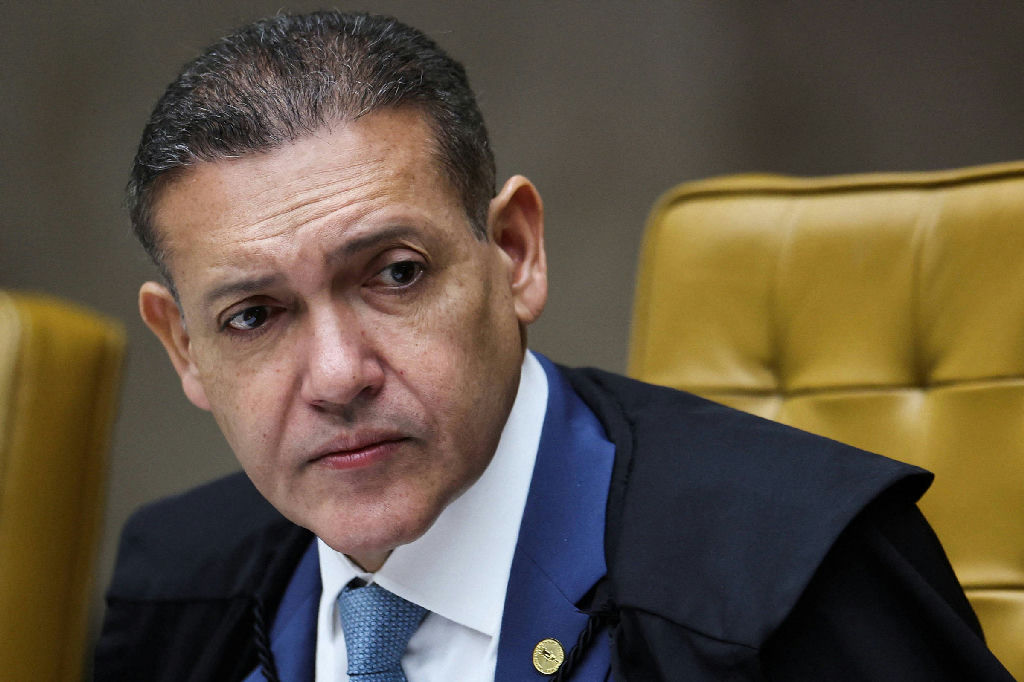 Kassio Nunes Marques ordena investigação sobre canal de André Janones após reversão de censura