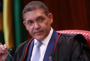 Kassio Nunes Marques suspende propaganda do PT que associa Flávio Bolsonaro ao caso Master