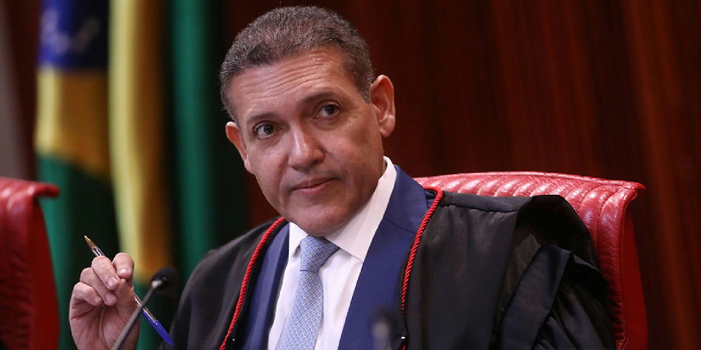 Kassio Nunes Marques suspende propaganda do PT que associa Flávio Bolsonaro ao caso Master
