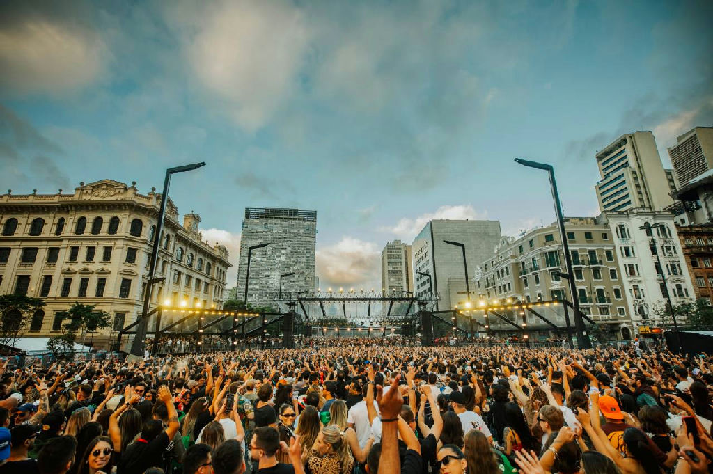 Keinemusik volta ao Vale do Anhangabaú com marcas gigantes