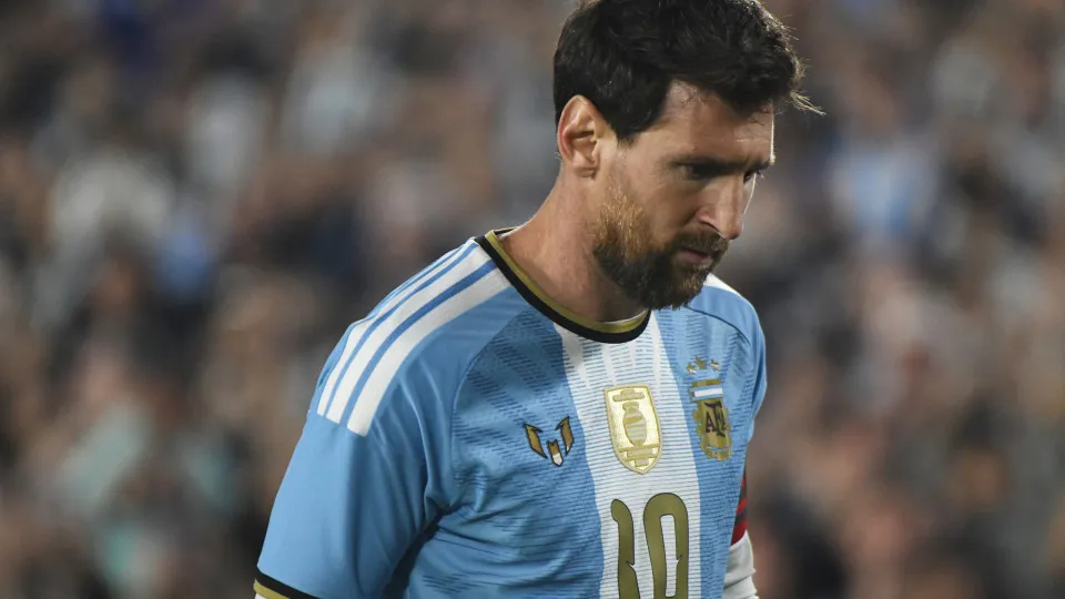 Legado de Lionel Messi: imprensa mundial reverencia a despedida do craque argentino