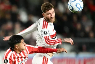 Léo Pereira avalia empate do Flamengo na Argentina e aponta dificuldades no gramado