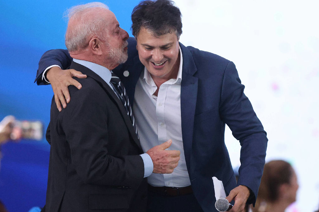 Líder do PT no Senado afirma que proposta sobre maioridade penal teve aval do Planalto