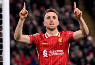 Liverpool destina renda de livro sobre Diogo Jota para projeto de base homonimio