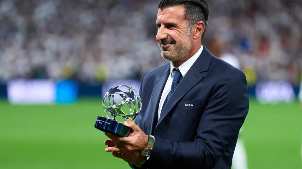 Luís Figo pode desafiar Infantino pela presidência da FIFA em 2027