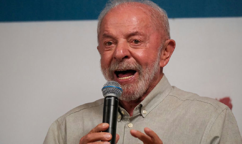 Lula aceita exigências de Flávio Bolsonaro para abertura de sigilos
