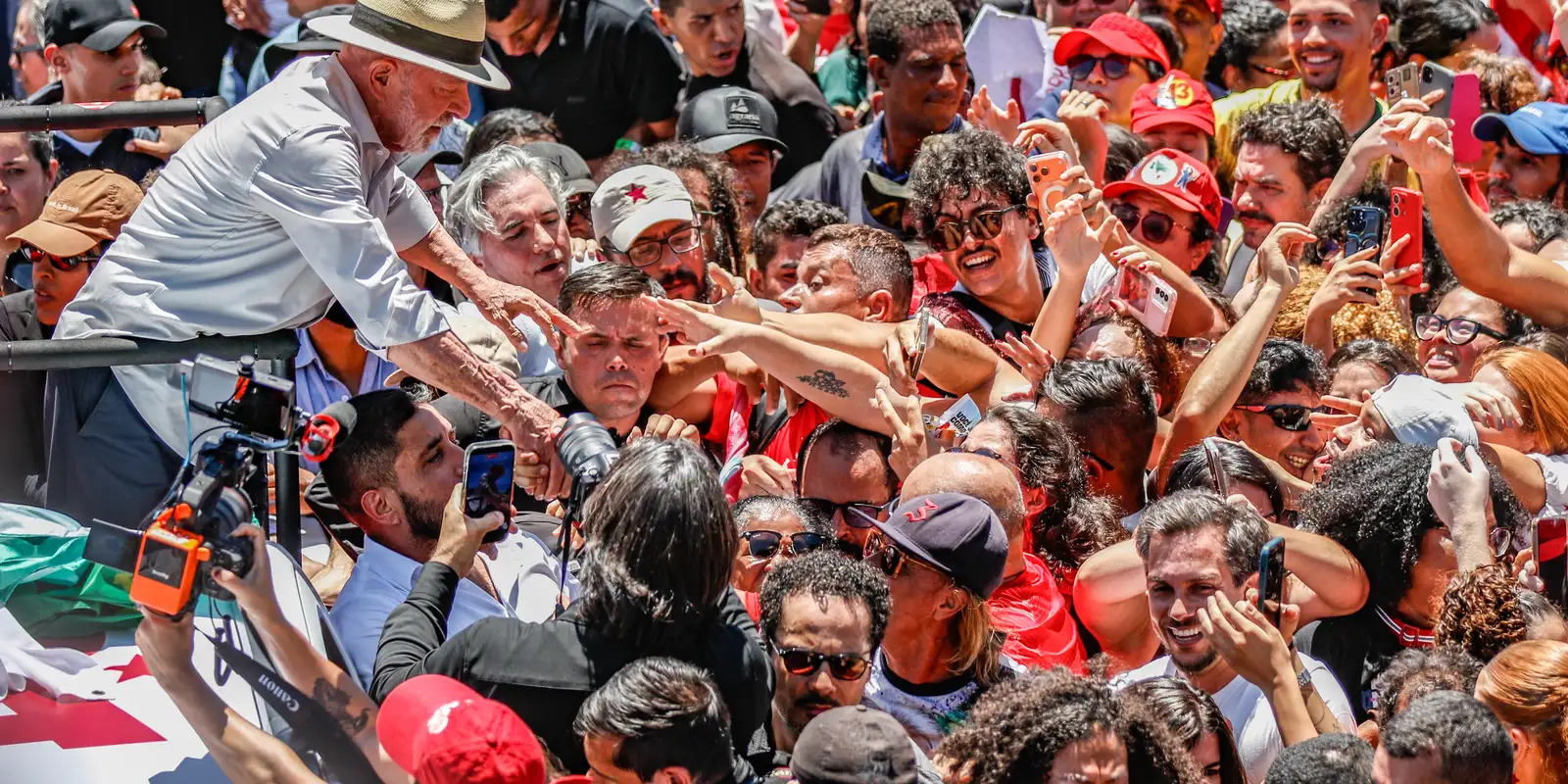 Lula anuncia recurso ao TSE contra suspensão do canal Exército do Lula