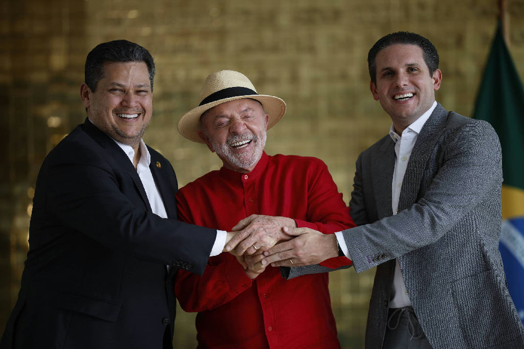Lula articula vitórias no Congresso enquanto oposição reage com pauta de costumes