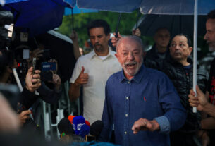 Lula cobra TSE por mais tempo de votação e acusa gestores municipais