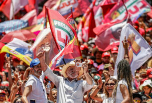 Lula defende fim da escala 6x1 e critica oposição em ato de campanha no Distrito Federal