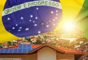 Lula e Flávio Bolsonaro disputam votos no setor imobiliário com propostas rivais para habitação