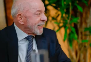 Lula envia ao TSE pedido para quebrar próprio sigilo e desafia Flávio Bolsonaro