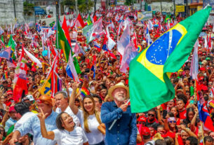 Lula exalta medidas eleitorais, reforça fim de ciclo e visita sarney no maranhão
