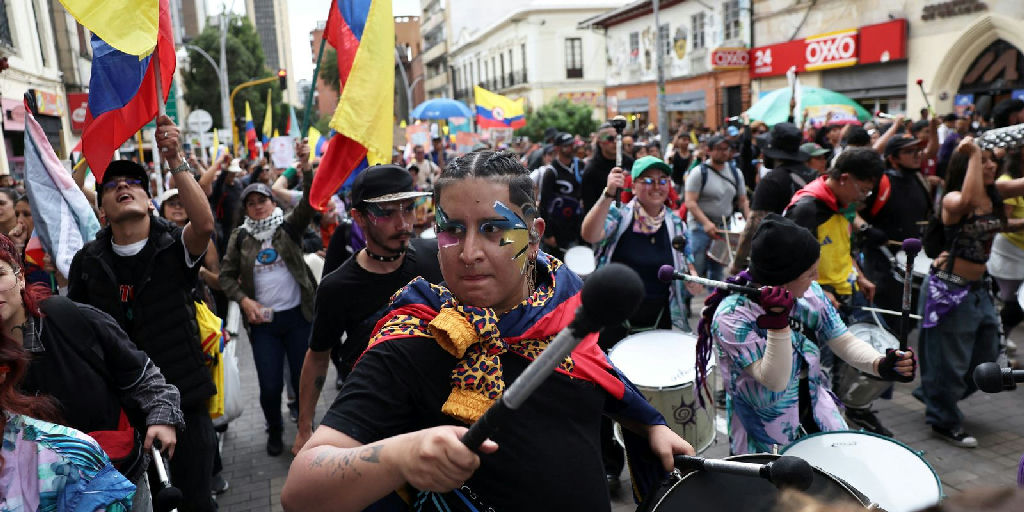 Manifestações em seis cidades colombianas desafiam medidas econômicas e restrições de La Espriella