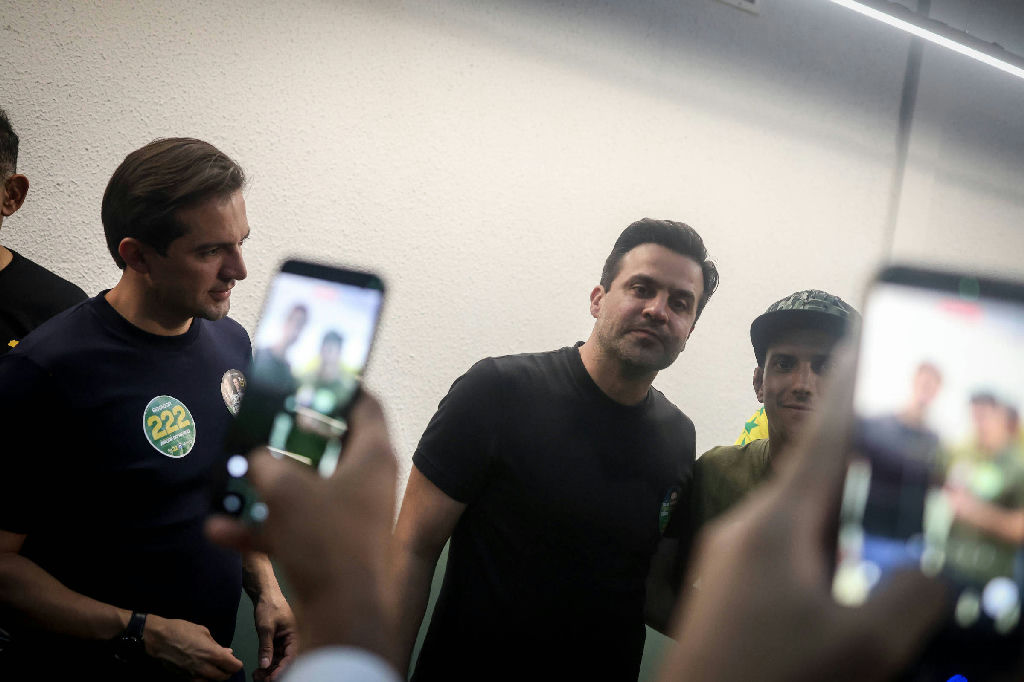 Marçal orienta influenciadores em evento de flávio com táticas semelhantes às de janones