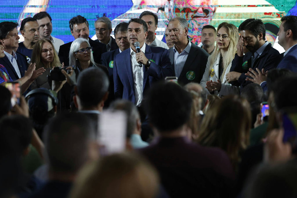 MDB sinaliza apoio majoritário a Flávio Bolsonaro em meio a racha interno