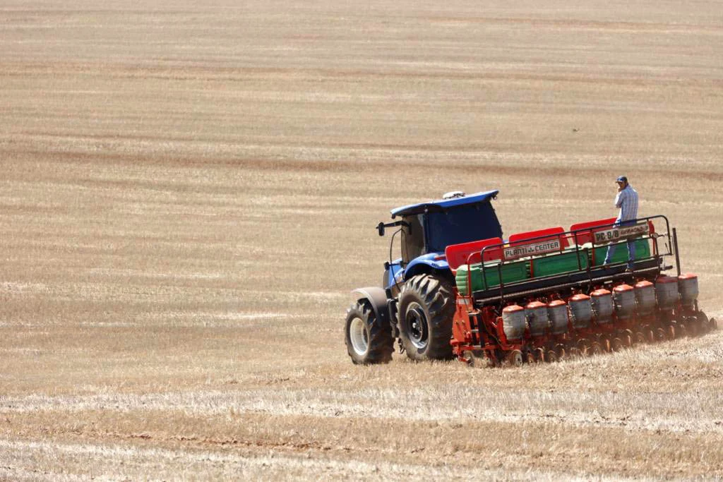 Mercado de soja mantém ritmo lento com impasse entre produtores e compradores
