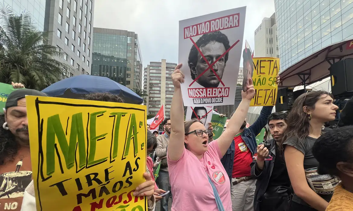 Meta rejeita pedido do governo brasileiro para criar canal exclusivo de apoio a jornalistas