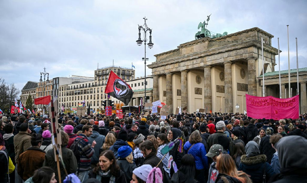 Milhares de jovens vão às ruas na Alemanha em protestos por educação e custo de vida