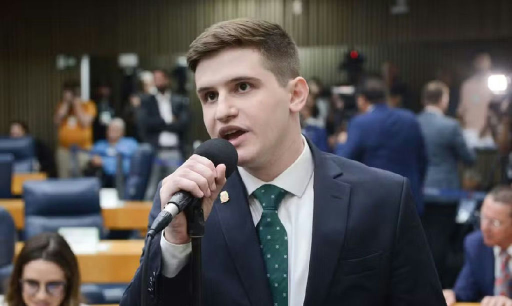 Ministério Público investiga Lucas Pavanato por declarações sobre minorias
