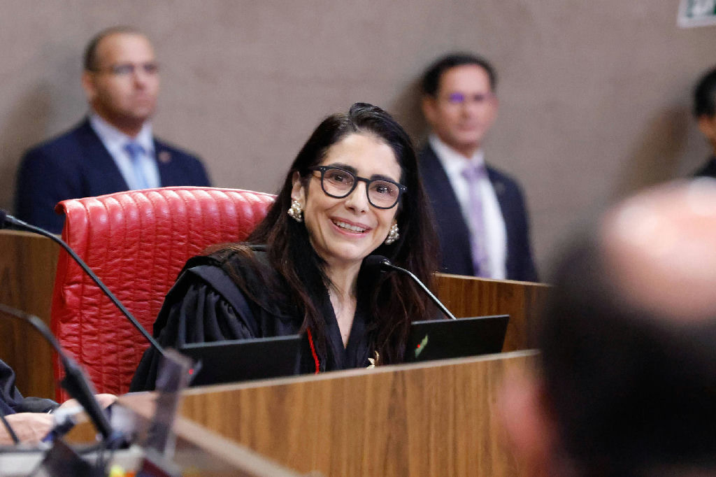 Ministra do TSE determina retirada de site com esquema de cripto pró-Flávio
