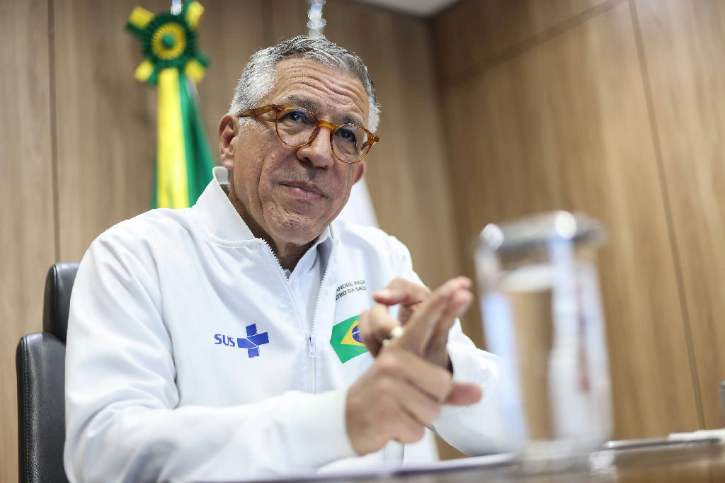 Ministro de Lula visita o hospital Einstein após embates eleitorais