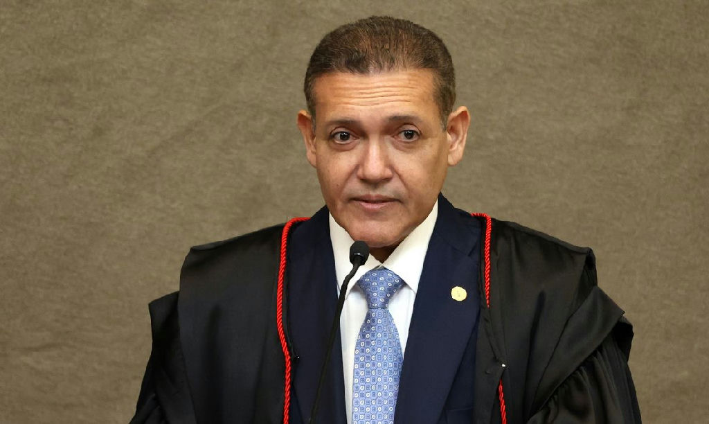 Ministro Nunes Marques faz alerta sobre fake news na véspera do segundo turno