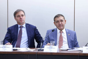 Ministros do TSE ordenam remoção de vídeos de Lula e Janja contra Flávio Bolsonaro