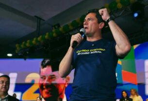 Moro afirma que falta normalidade institucional e vê saída de Flávio do país como compreensível