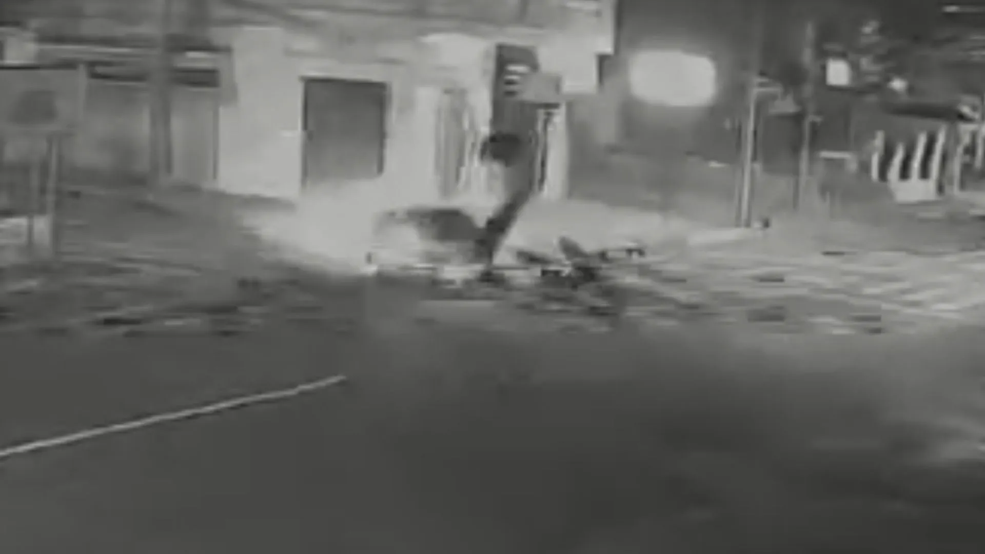 Motoboy fica em coma após ser atropelado por motorista que fugiu
