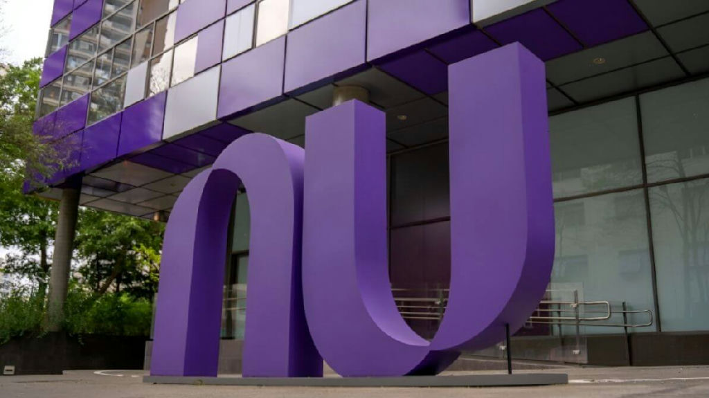 Nubank desmente rumores de aquisição bilionária da fintech Monzo e ações reagem com alta em Nova York