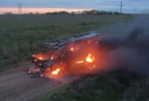 Ônibus escolar pega fogo no interior de Uruguaiana e crianças são salvas a tempo
