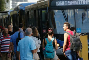 Ônibus parados no 2º turno geram caos e pedidos de prisão no país